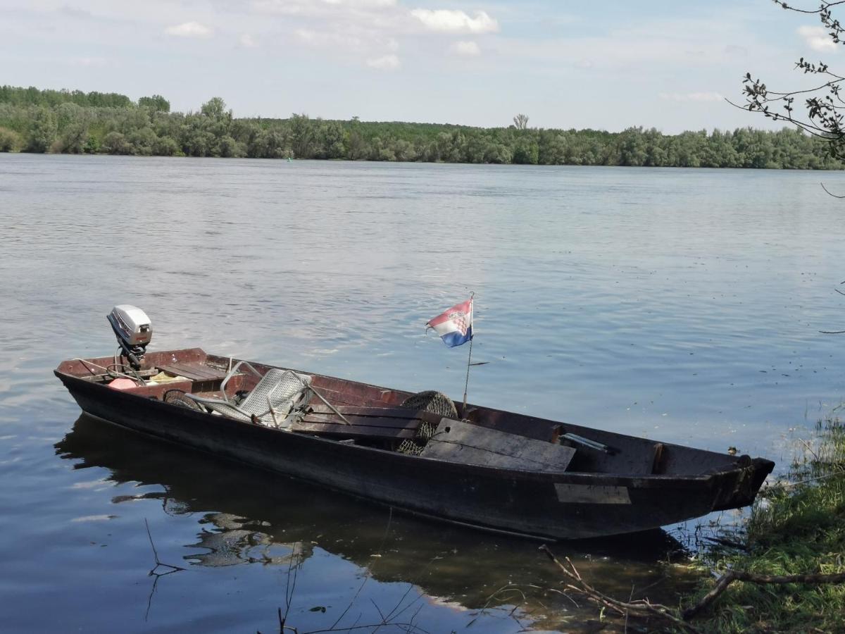 Kuca Za Odmor Bella Villa Sotin Bagian luar foto